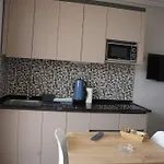 Royal Homes 502 아파트호텔